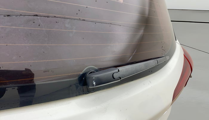 2018 Hyundai Elite i20 ASTA 1.2 (O), Petrol, Manual, 1,22,443 km, Rear Wiper