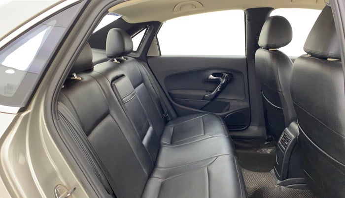 2017 Skoda Rapid AMBITION 1.6 MPI MT, Petrol, Manual, 84,228 km, Right Side Rear Door Cabin