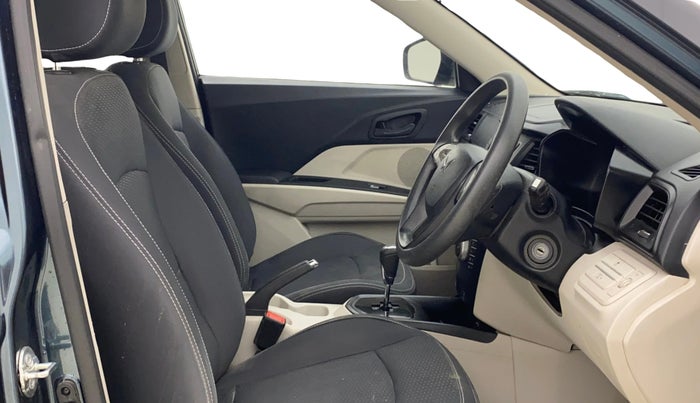 2023 Mahindra XUV300 W6 1.2 PETROL AMT, Petrol, Automatic, 27,860 km, Right Side Front Door Cabin