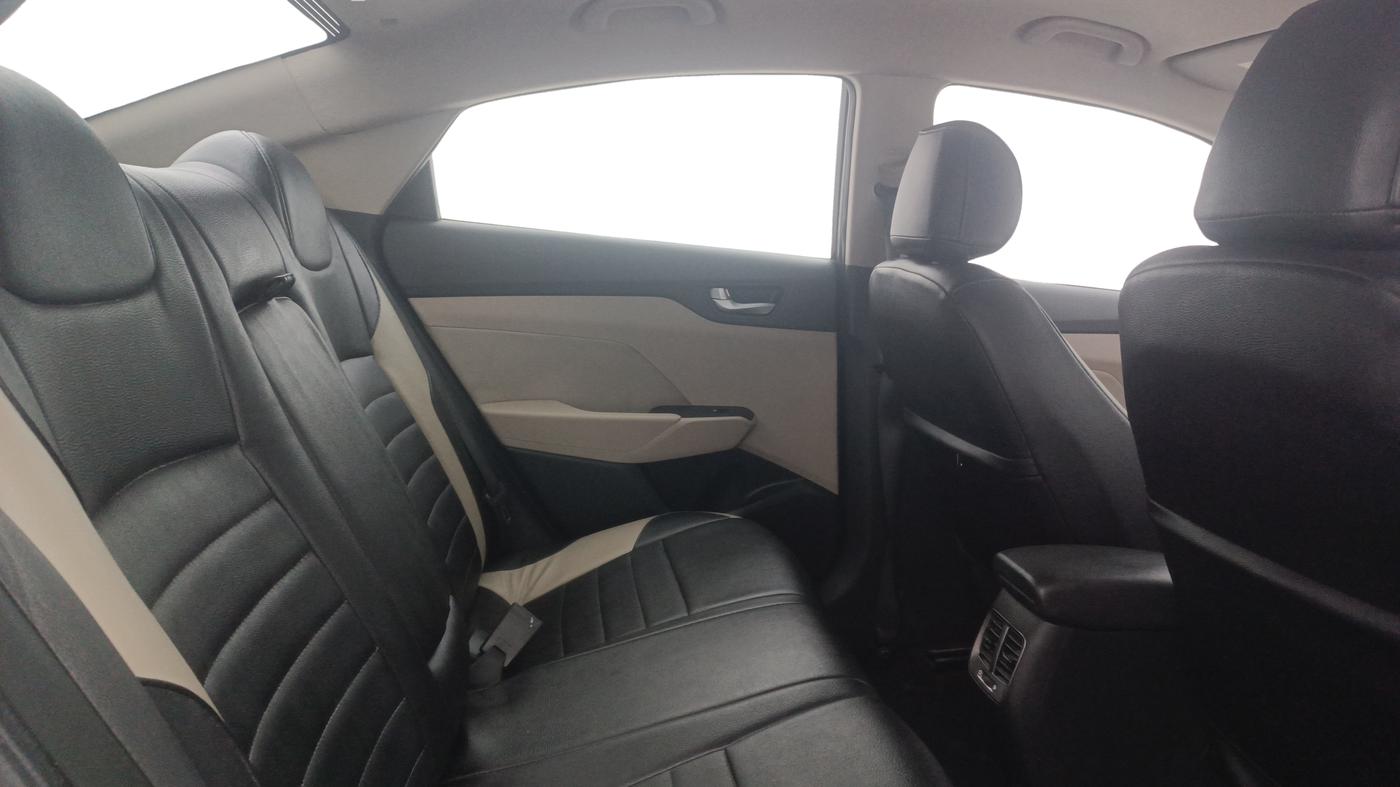 2019 Hyundai Verna 1.6 VTVT SX, Petrol, Manual, 36,892 km, Right Side Rear Door Cabin