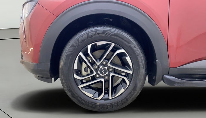 2023 KIA CARENS PRESTIGE PLUS 1.5 PETROL IMT 7 STR, Petrol, Manual, 18,039 km, Left Front Wheel