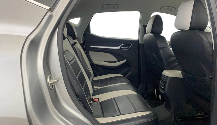 2022 MG ASTOR SUPER 1.5 MT, Petrol, Manual, 39,486 km, Right Side Rear Door Cabin