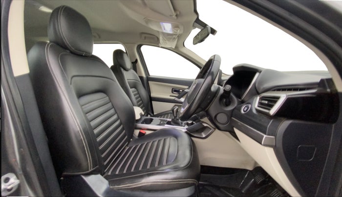 2022 Tata Safari XZ, Diesel, Manual, 64,046 km, Right Side Front Door Cabin