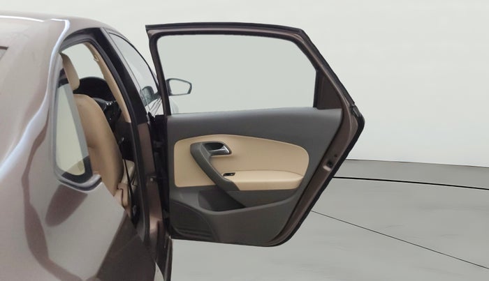 2015 Volkswagen Vento HIGHLINE 1.5 AT, Diesel, Automatic, 1,09,859 km, RHS Rear Door