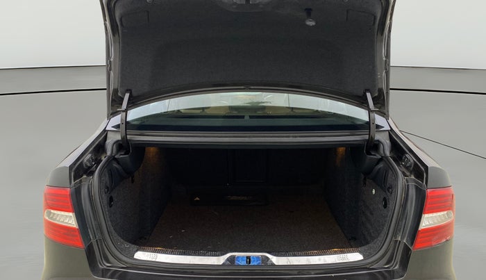 2015 Skoda Superb ELEGANCE 1.8 TSI MT, Petrol, Manual, 56,256 km, Boot Open Zoomed View