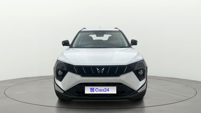 2025 Mahindra XUV 3XO AX5L 1.2 TGDi AT, Petrol, Automatic, 7,835 km, Front
