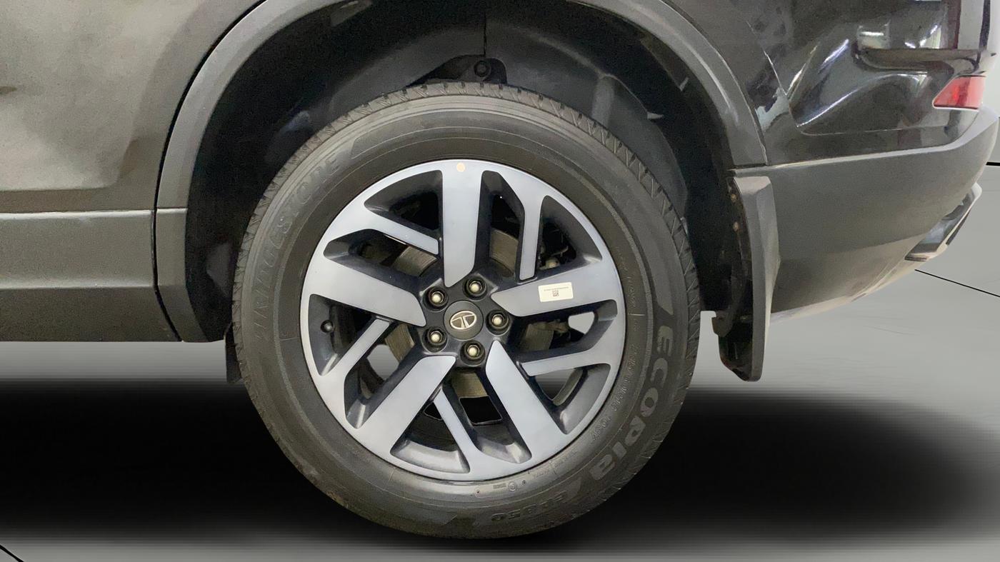 2023 Tata Safari XZA PLUS GOLD, Diesel, Automatic, 39,443 km, Left Rear Wheel