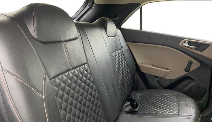 2019 Hyundai Elite i20 ERA 1.2, Petrol, Manual, 68,233 km, Right Side Rear Door Cabin