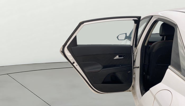 2023 Hyundai Verna SX (O) 1.5 TURBO PETROL MT, Petrol, Manual, 13,457 km, LHS Rear Door