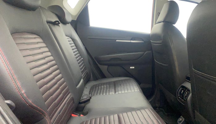 2020 KIA SONET GTX PLUS 1.0 IMT, Petrol, Manual, 31,277 km, Right Side Rear Door Cabin