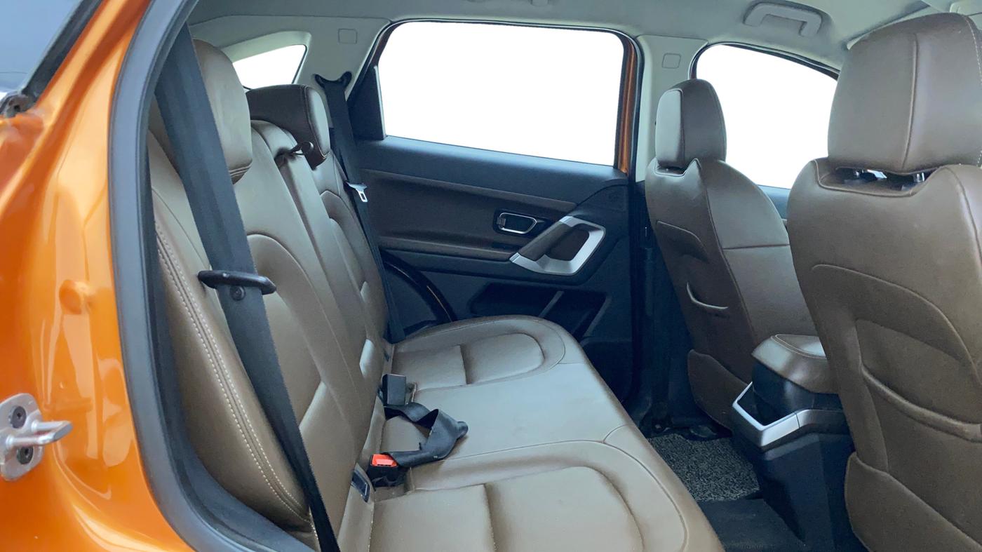 2019 Tata Harrier XZ 2.0L, Diesel, Manual, 1,12,358 km, Right Side Rear Door Cabin