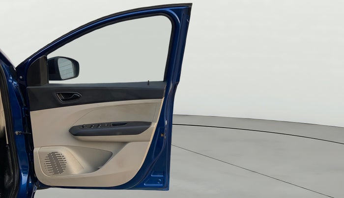 2022 Renault TRIBER RXT AMT, Petrol, Automatic, 71,621 km, RHS Front Door