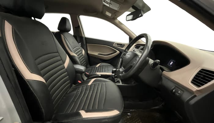 2016 Hyundai Elite i20 ASTA 1.2, Petrol, Manual, 1,17,440 km, Right Side Front Door Cabin