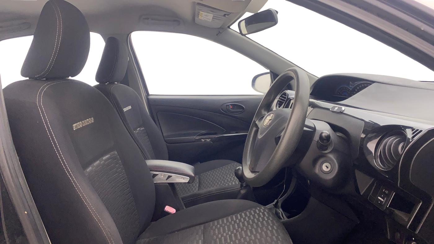 2015 Toyota Etios CROSS 1.2 G, Petrol, Manual, 81,910 km, Right Side Front Door Cabin