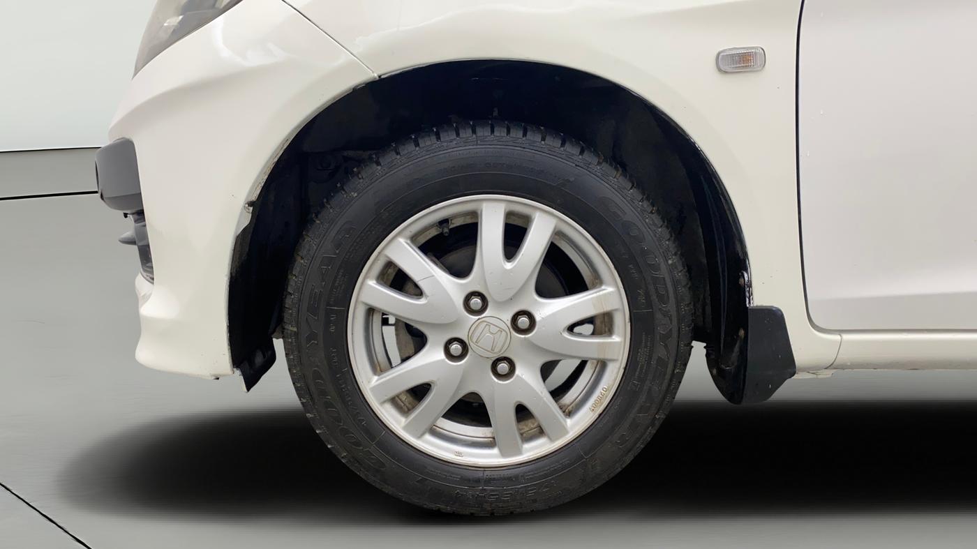 2015 Honda Brio VX AT, CNG, Automatic, 75,747 km, Left Front Wheel