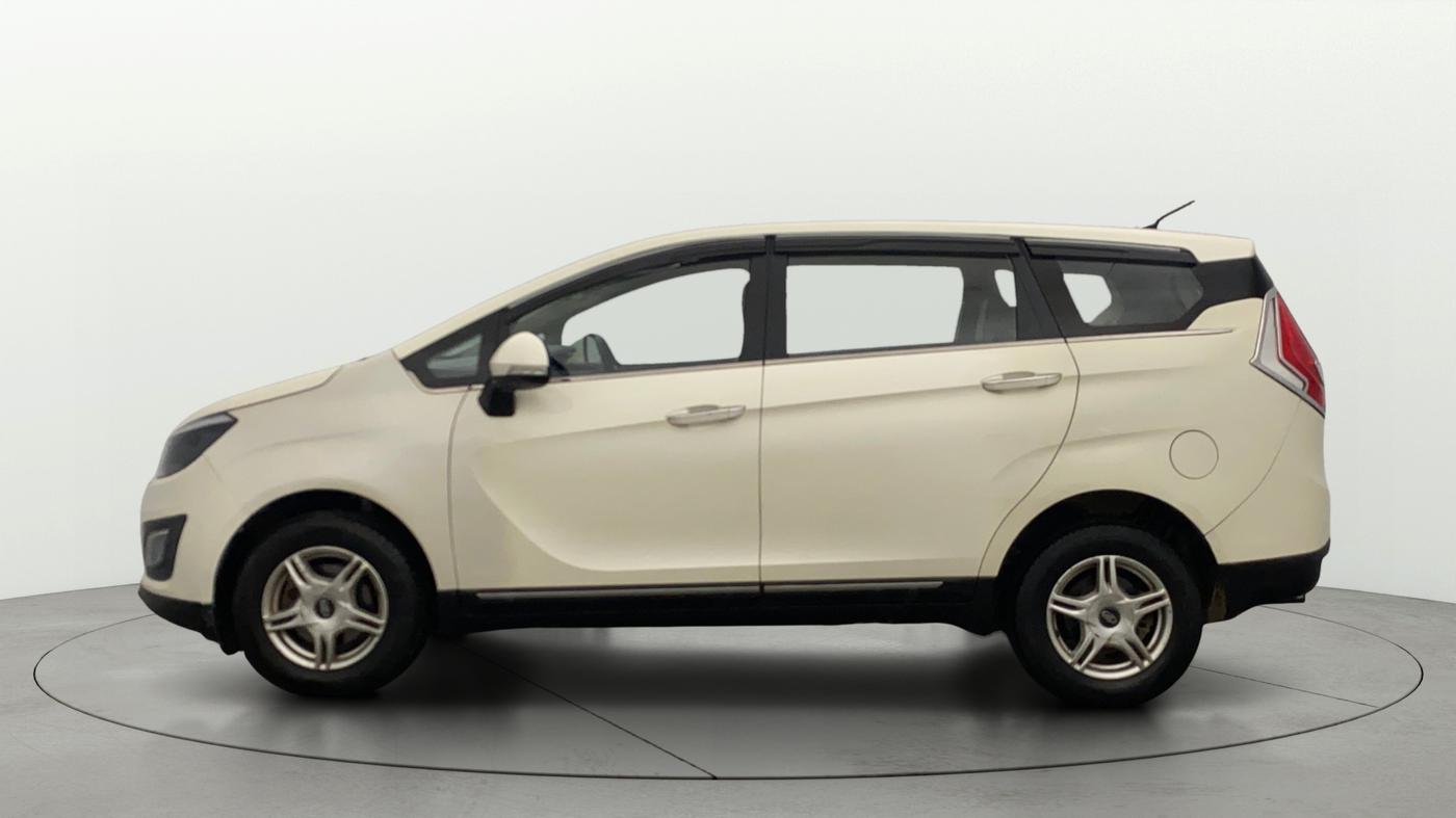 2018 Mahindra MARAZZO M6 7 STR, Diesel, Manual, 97,609 km, Left Side
