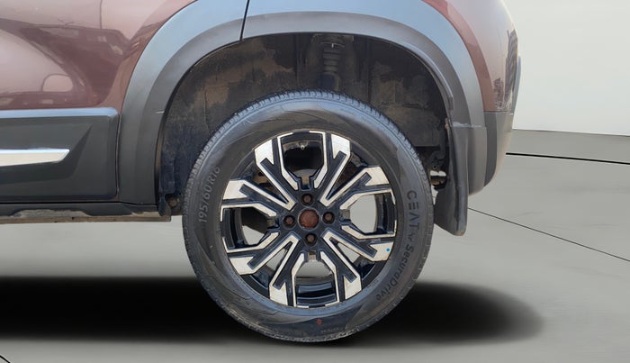 2021 Renault Kiger RXZ AMT DUAL TONE, Petrol, Automatic, 34,991 km, Left Rear Wheel