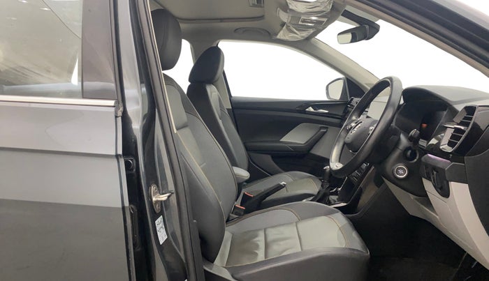2022 Skoda KUSHAQ STYLE 1.0L TSI MT, Petrol, Manual, 31,741 km, Right Side Front Door Cabin
