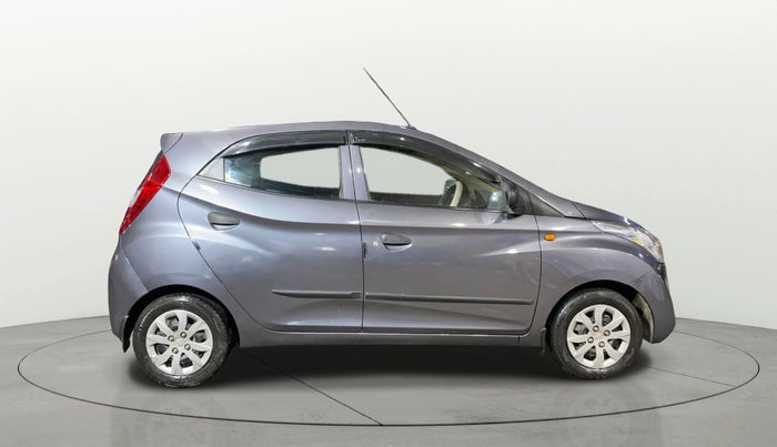 2017 Hyundai Eon MAGNA +, Petrol, Manual, 16,511 km, Right Side View