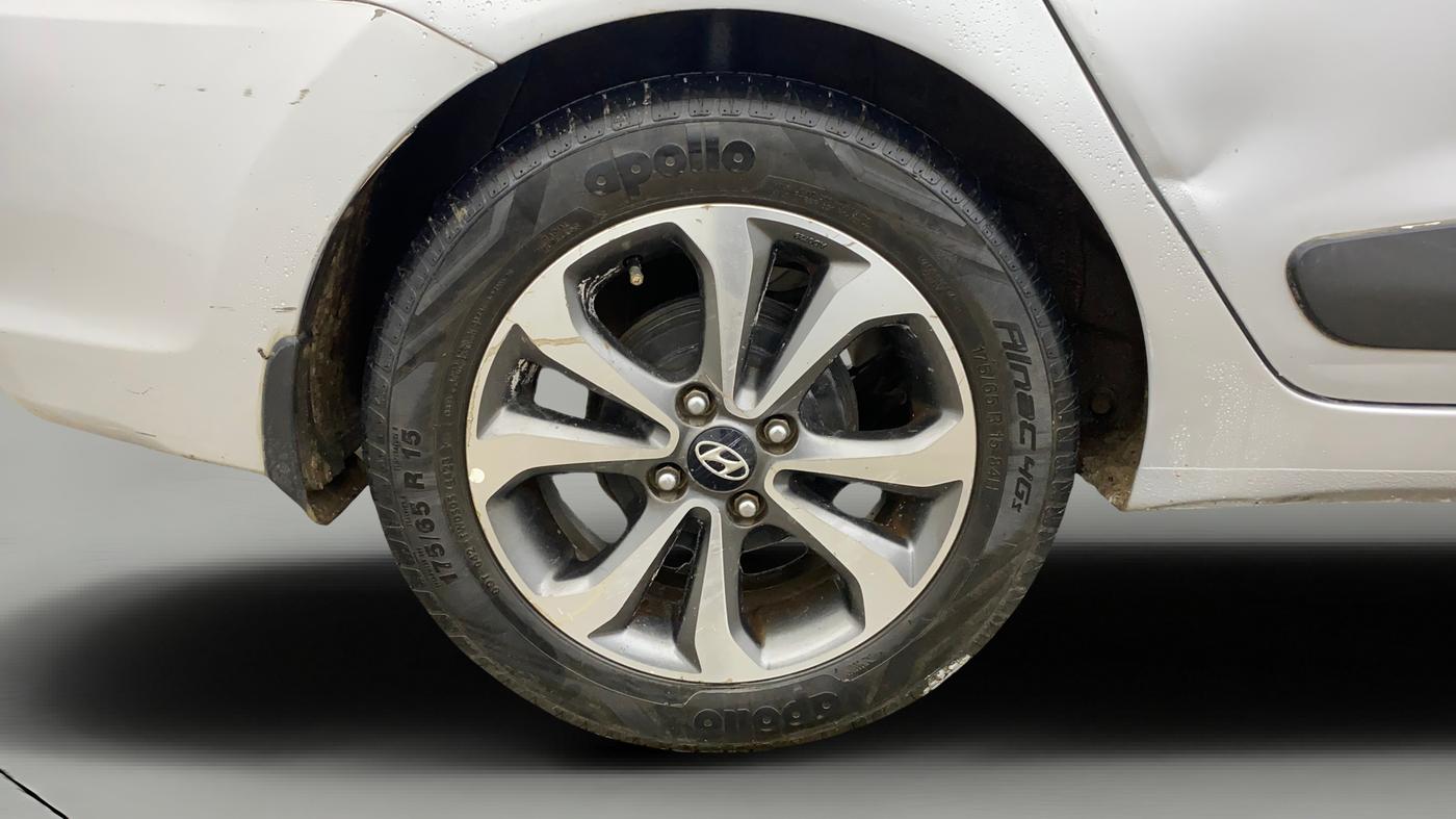 2014 Hyundai Xcent SX AT 1.2 (O), Petrol, Automatic, 88,057 km, Right Rear Wheel