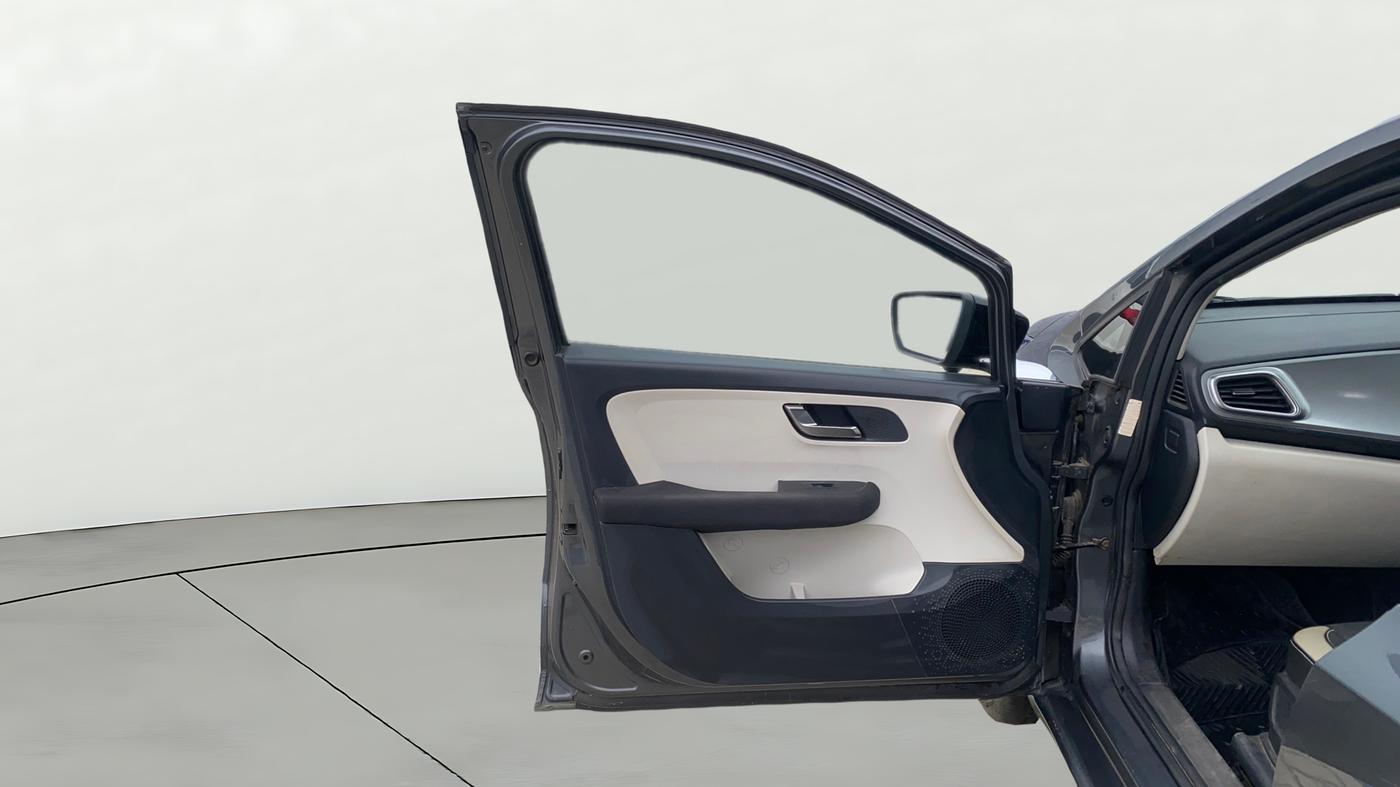2022 Tata ALTROZ XZ PETROL, Petrol, Manual, 29,714 km, LHS Front Door