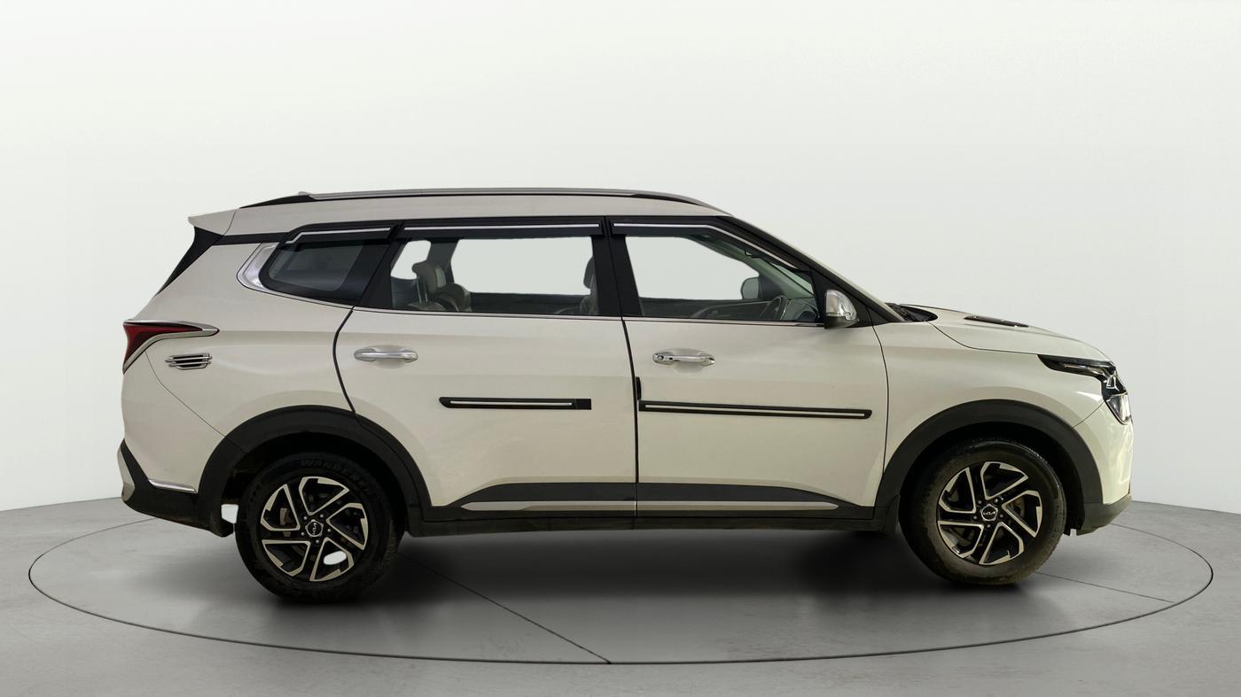 2022 KIA CARENS LUXURY PLUS 1.4 PETROL 6 STR, Petrol, Manual, 74,755 km, Right Side View