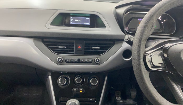 2020 Tata NEXON XM PETROL, Petrol, Manual, 1,45,444 km, Air Conditioner