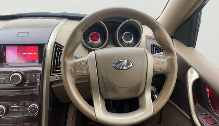 2013 Mahindra XUV500 W8, Diesel, Manual, 91,336 km, Steering Wheel Close Up
