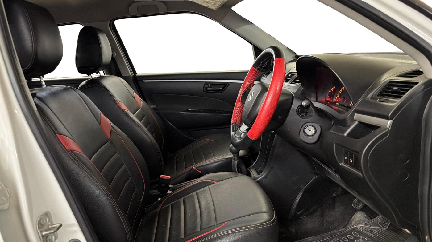 2017 Maruti Swift LXI (O), Petrol, Manual, 31,576 km, Right Side Front Door Cabin