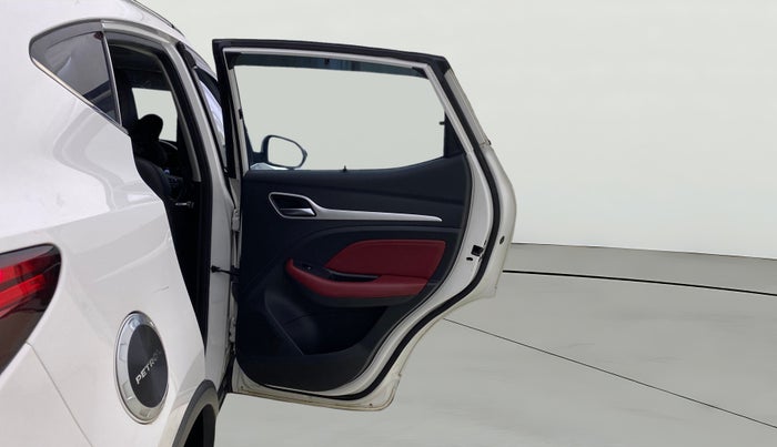 2022 MG ASTOR SAVVY 1.5 CVT S RED, Petrol, Automatic, 18,257 km, RHS Rear Door