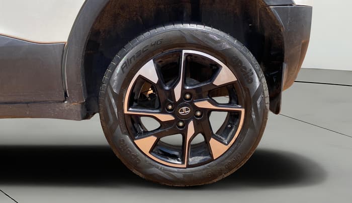 2021 Tata PUNCH ACCOMPLISHED AMT, Petrol, Automatic, 30,122 km, Left Rear Wheel