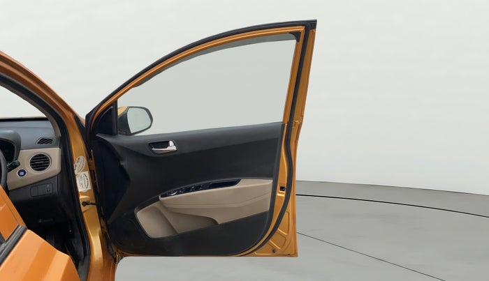 2015 Hyundai Grand i10 ASTA AT 1.2 KAPPA VTVT, Petrol, Automatic, 62,331 km, RHS Front Door