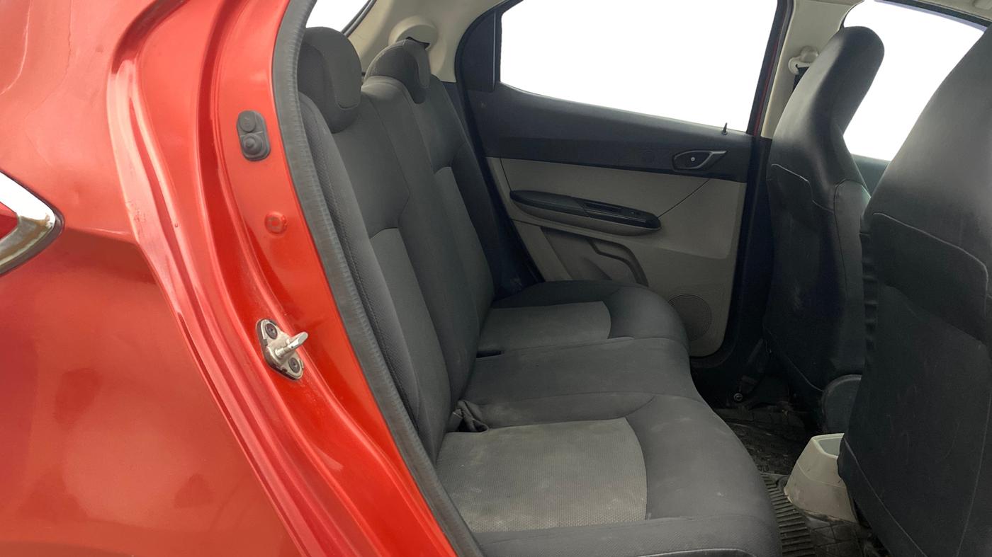 2016 Tata Tiago XM DIESEL, Diesel, Manual, 64,417 km, Right Side Rear Door Cabin