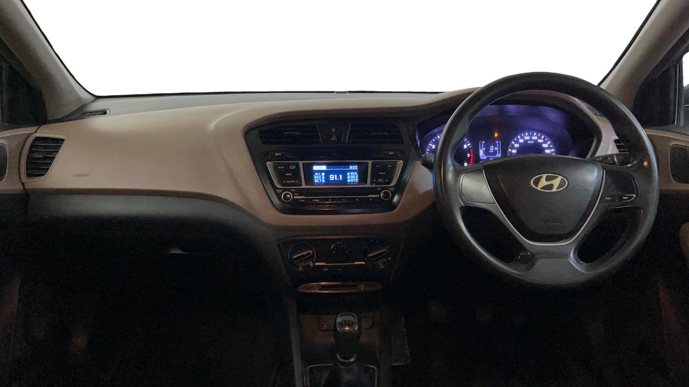 2017 Hyundai Elite i20 MAGNA EXECUTIVE 1.2, Petrol, Manual, 1,06,531 km, Dashboard