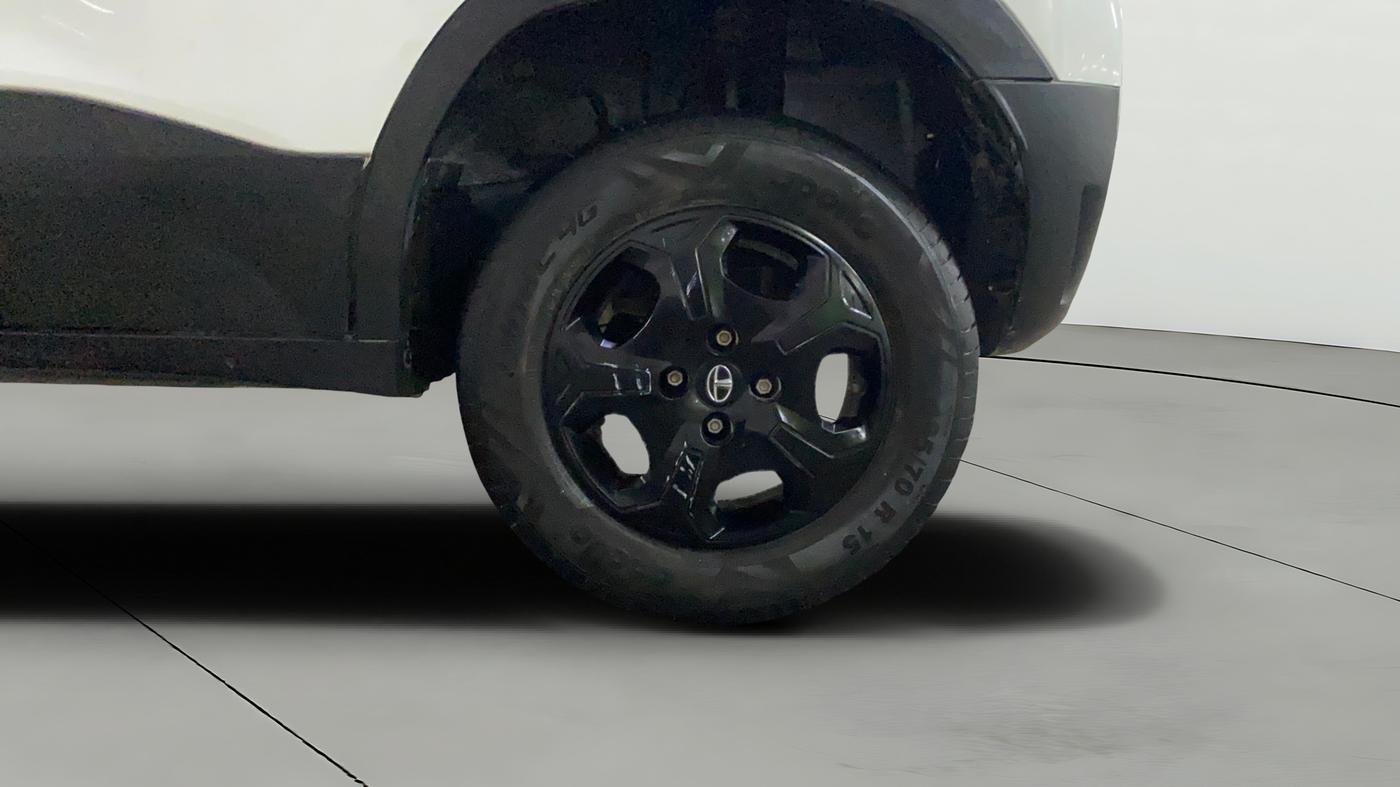 2022 Tata PUNCH ACCOMPLISHED MT, Petrol, Manual, 11,567 km, Left Rear Wheel