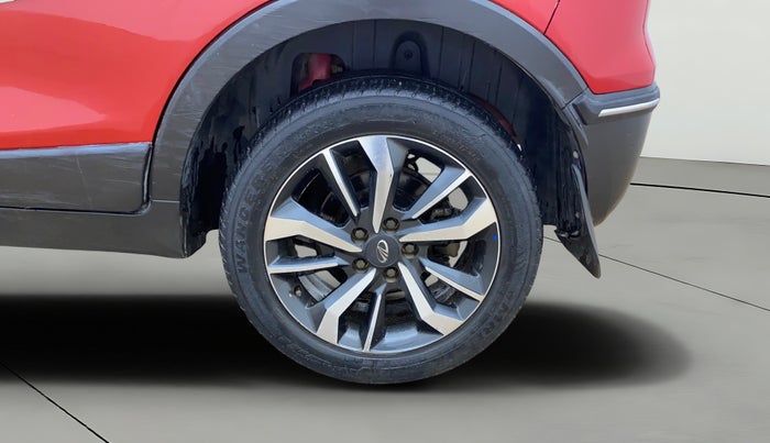 2019 Mahindra XUV300 W8 (O) 1.5 DIESEL, Diesel, Manual, 62,977 km, Left Rear Wheel