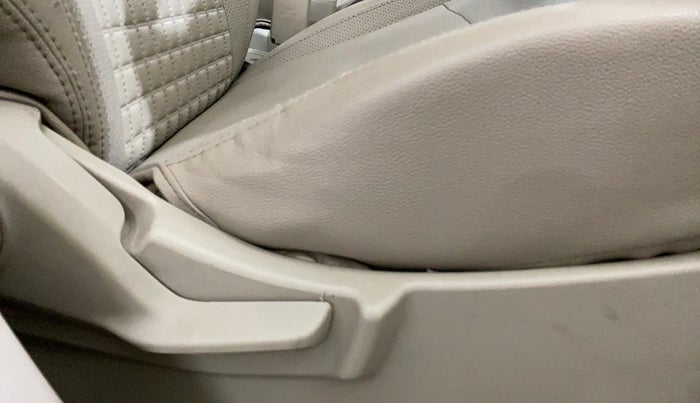 2019 Maruti Ertiga VXI SHVS, Petrol, Manual, 86,892 km, Driver Side Adjustment Panel
