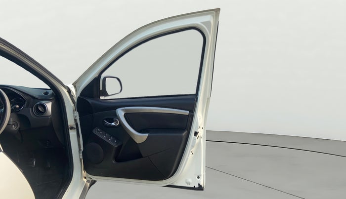 2021 Renault Duster RXZ 1.5 PETROL MT, Petrol, Manual, 1,10,497 km, RHS Front Door