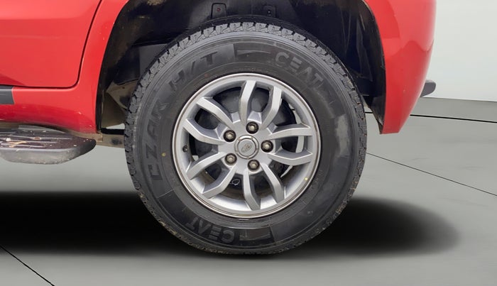 2018 Mahindra TUV300 T10, Diesel, Manual, 55,556 km, Left Rear Wheel