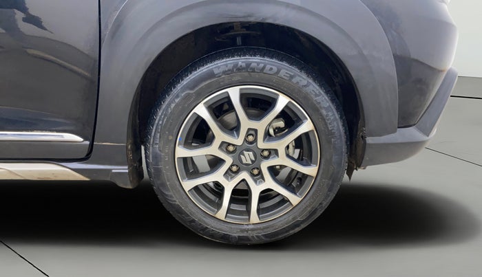 2023 Maruti XL6 ALPHA AT, Petrol, Automatic, 26,540 km, Right Front Wheel