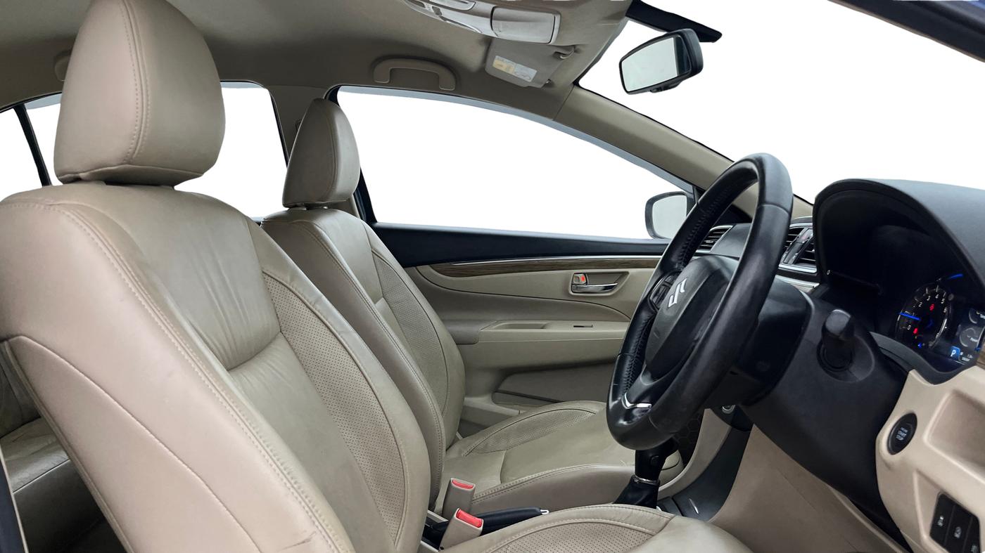 2019 Maruti Ciaz ALPHA  AT 1.5 SHVS PETROL, Petrol, Automatic, 56,065 km, Right Side Front Door Cabin