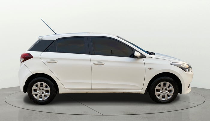 2015 Hyundai Elite i20 MAGNA 1.4 CRDI, Diesel, Manual, 1,42,570 km, Right Side View