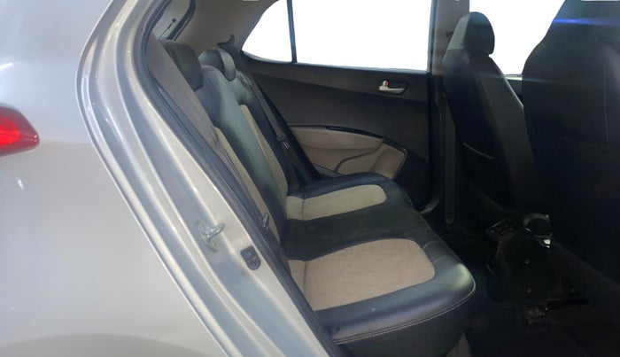 2017 Hyundai Grand i10 SPORTZ 1.2 KAPPA VTVT, Petrol, Manual, 38,426 km, Right Side Rear Door Cabin