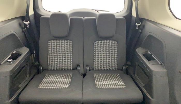 2022 Tata Safari XM, Diesel, Manual, 28,697 km, Third Seat Row ( optional )