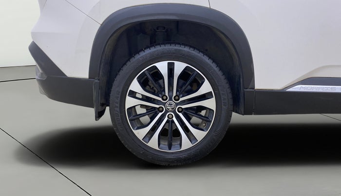 2022 MG HECTOR SHARP 1.5 PETROL CVT, Petrol, Automatic, 33,533 km, Right Rear Wheel