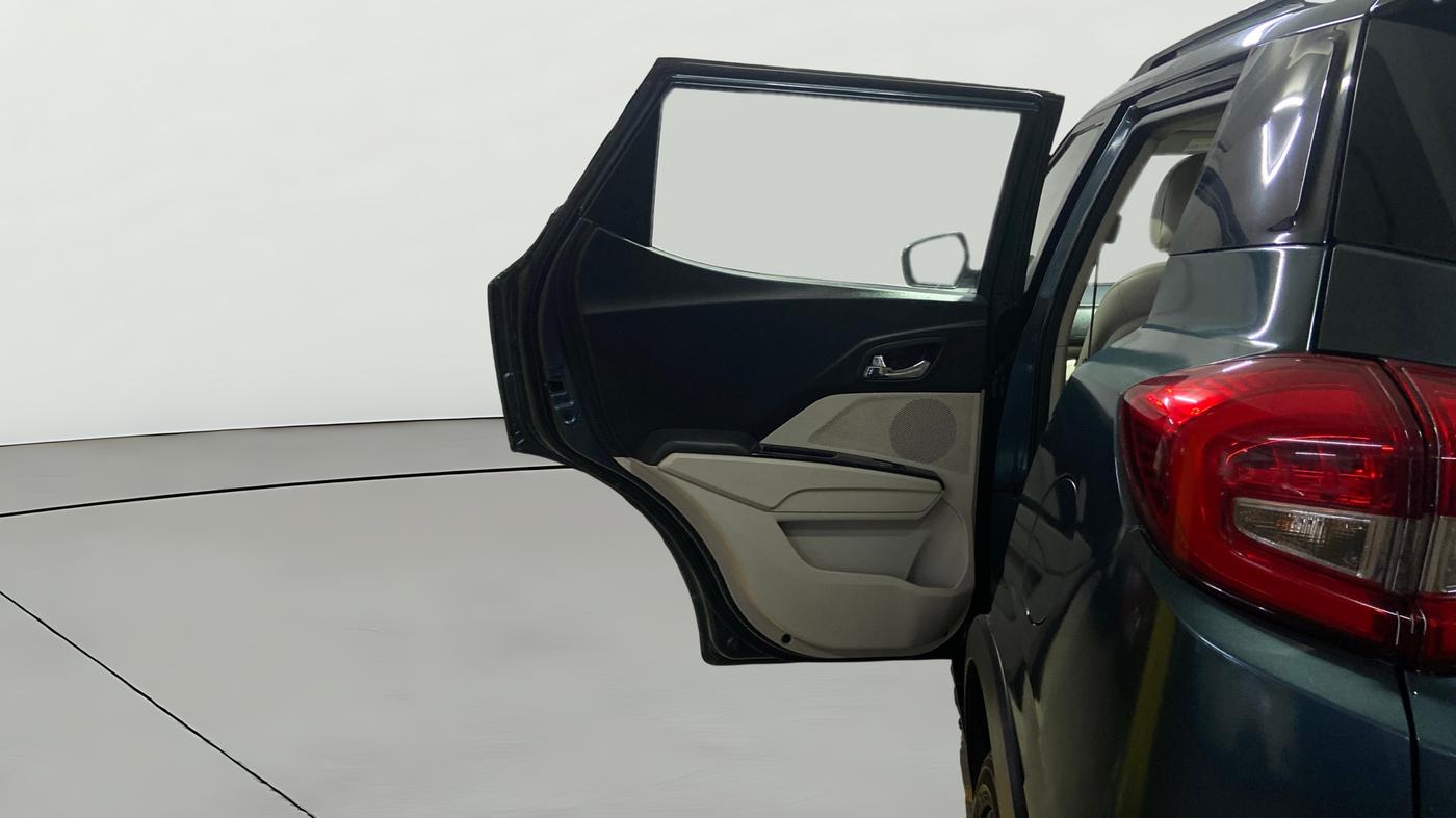 2021 Mahindra XUV300 W8 (O) 1.2 PETROL AMT, Petrol, Automatic, 91,580 km, LHS Rear Door