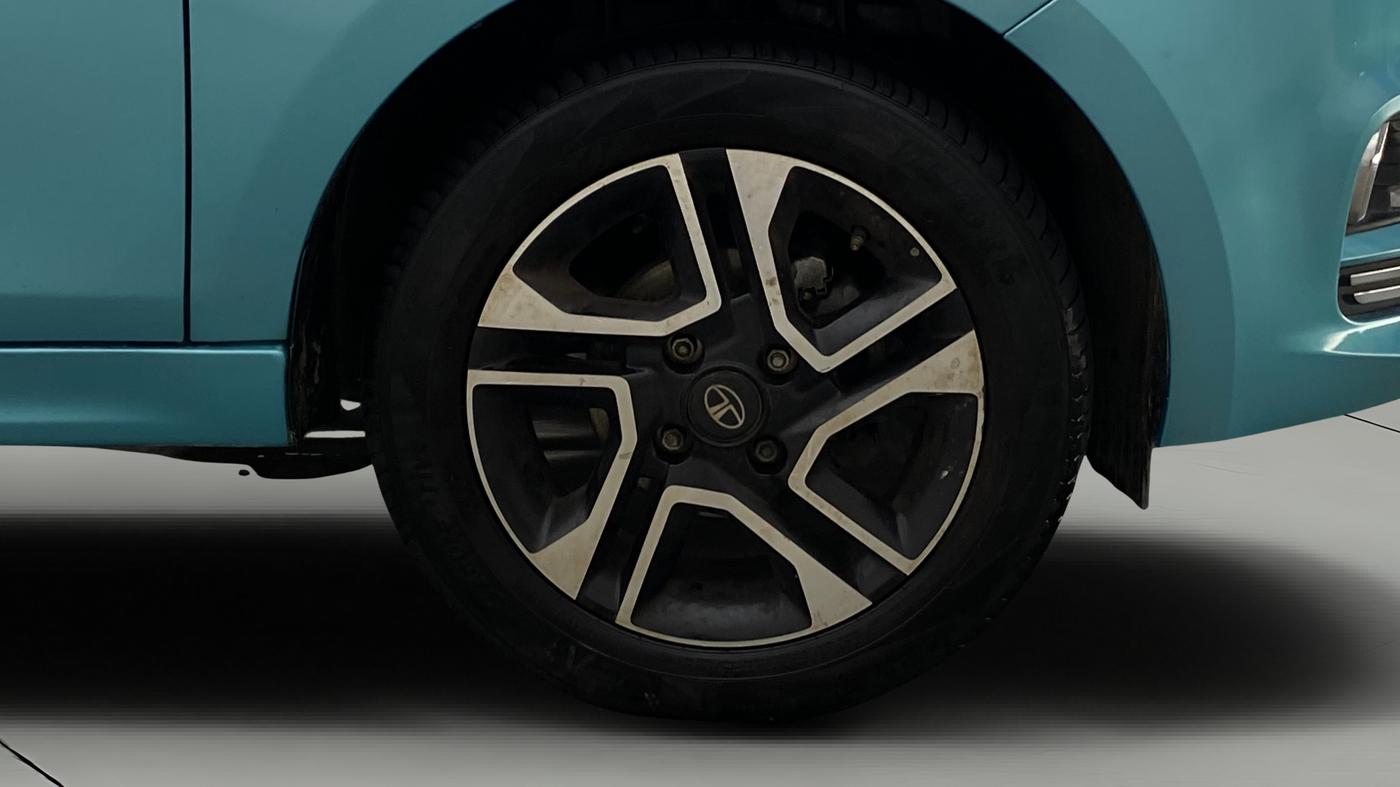 2025 Tata Tiago XZ PLUS PETROL, Petrol, Manual, 4,649 km, Right Front Wheel