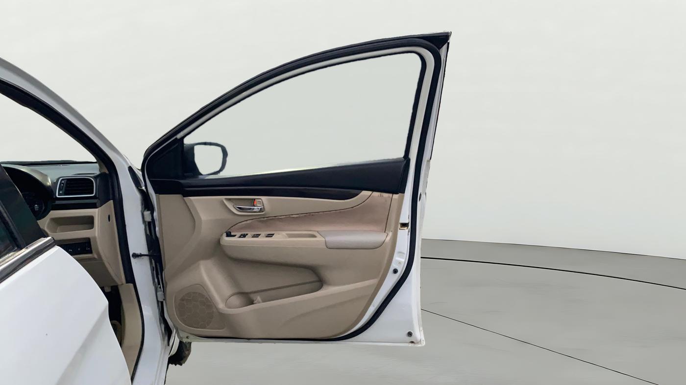 2018 Maruti Ciaz DELTA 1.4 MT PETROL, Petrol, Manual, 62,393 km, RHS Front Door