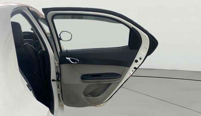 2018 Tata Tiago XZ PETROL, Petrol, Manual, 60,230 km, RHS Rear Door