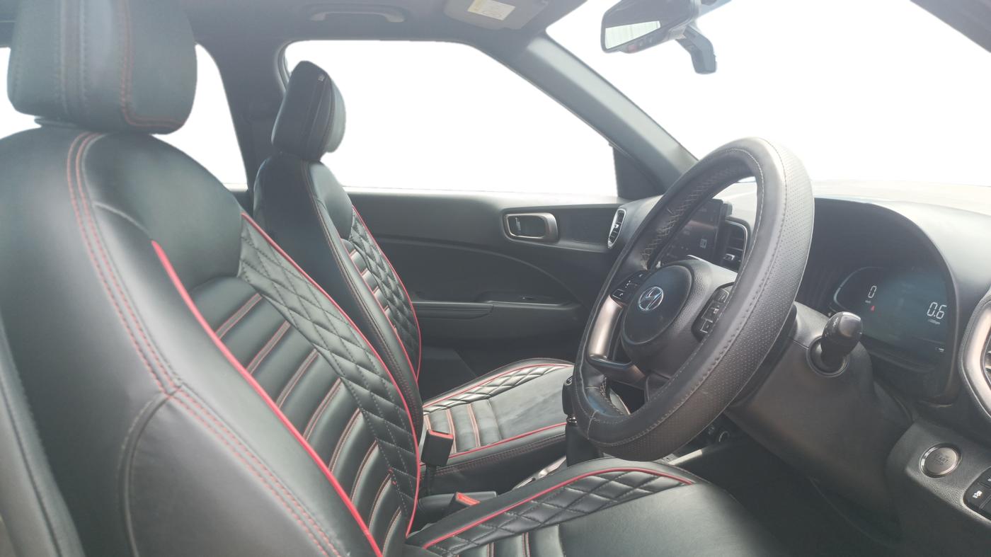 2024 Hyundai VENUE SX 1.2 KNIGHT EDITION, Petrol, Manual, 44,498 km, Right Side Front Door Cabin